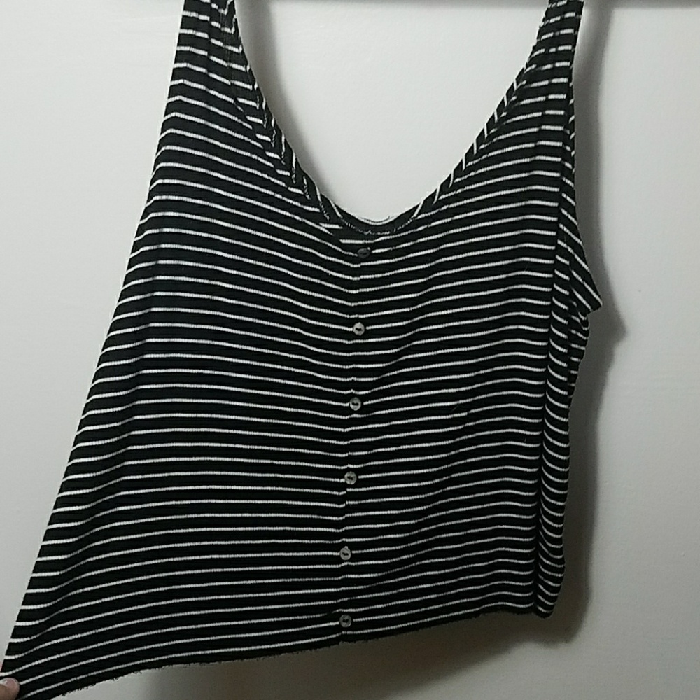 croped tank